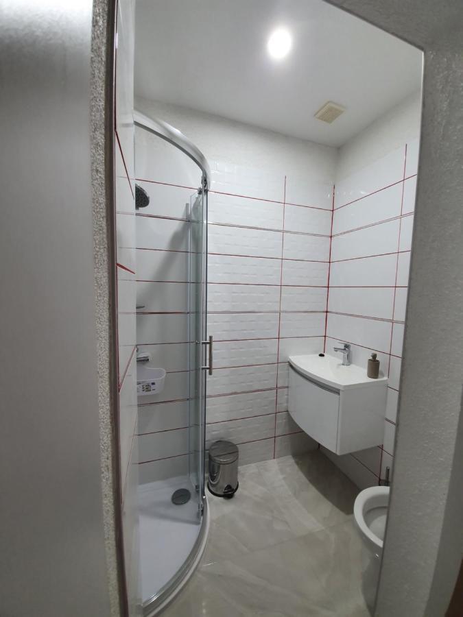 סנג' Apartment Toni מראה חיצוני תמונה